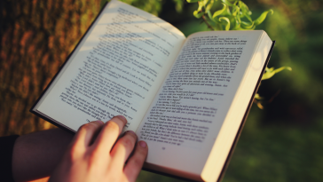 Atomic Habits Review: James Clear's Guide to Lasting Change